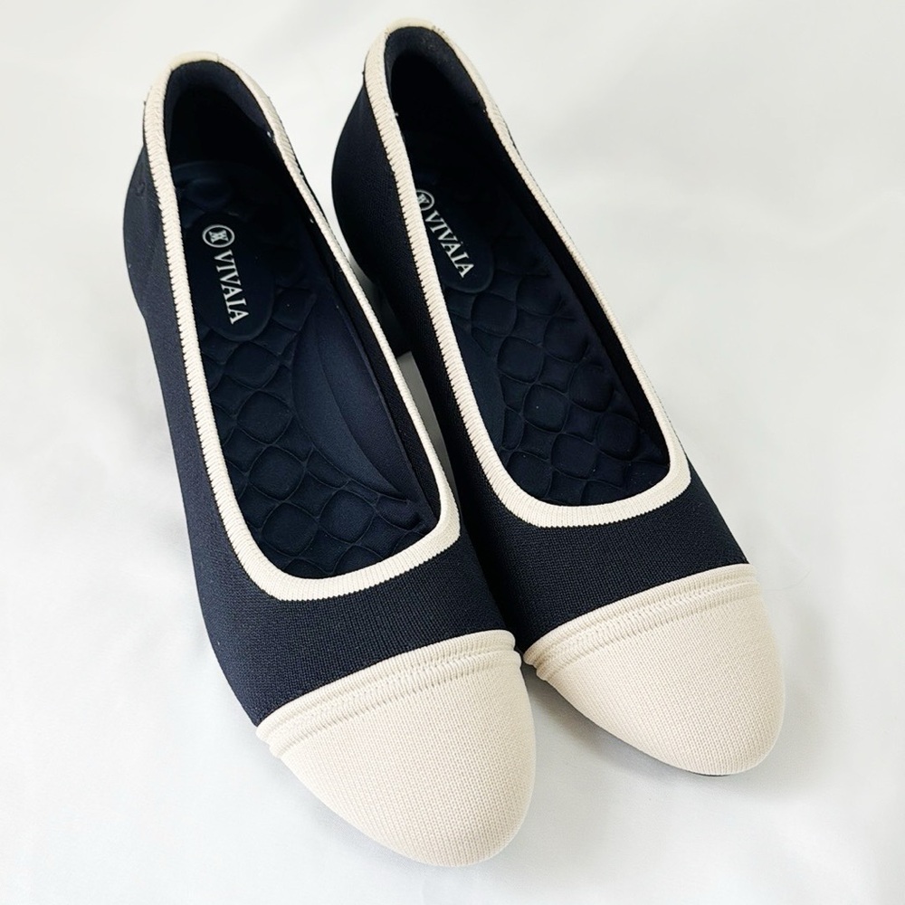 Elegant Navy and Cream Heels - Picture 3 of 8